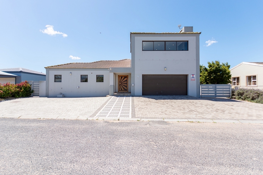 5 Bedroom Property for Sale in Country Club Western Cape